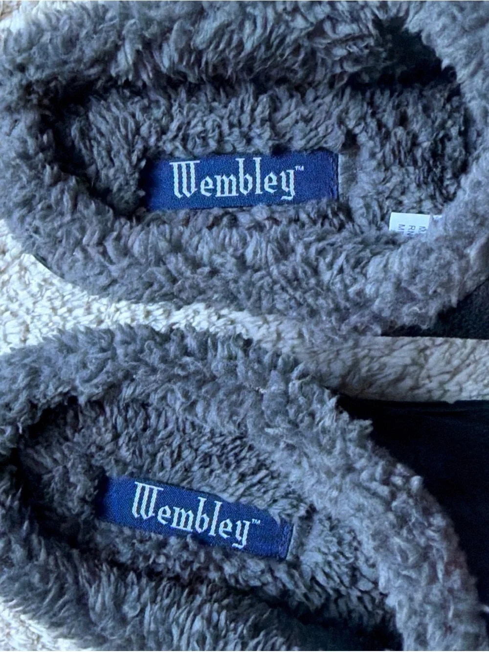 Wembley Men's Size M (8-9) Memory Foam Indoor/Outdoor Slippers. Black. NWT